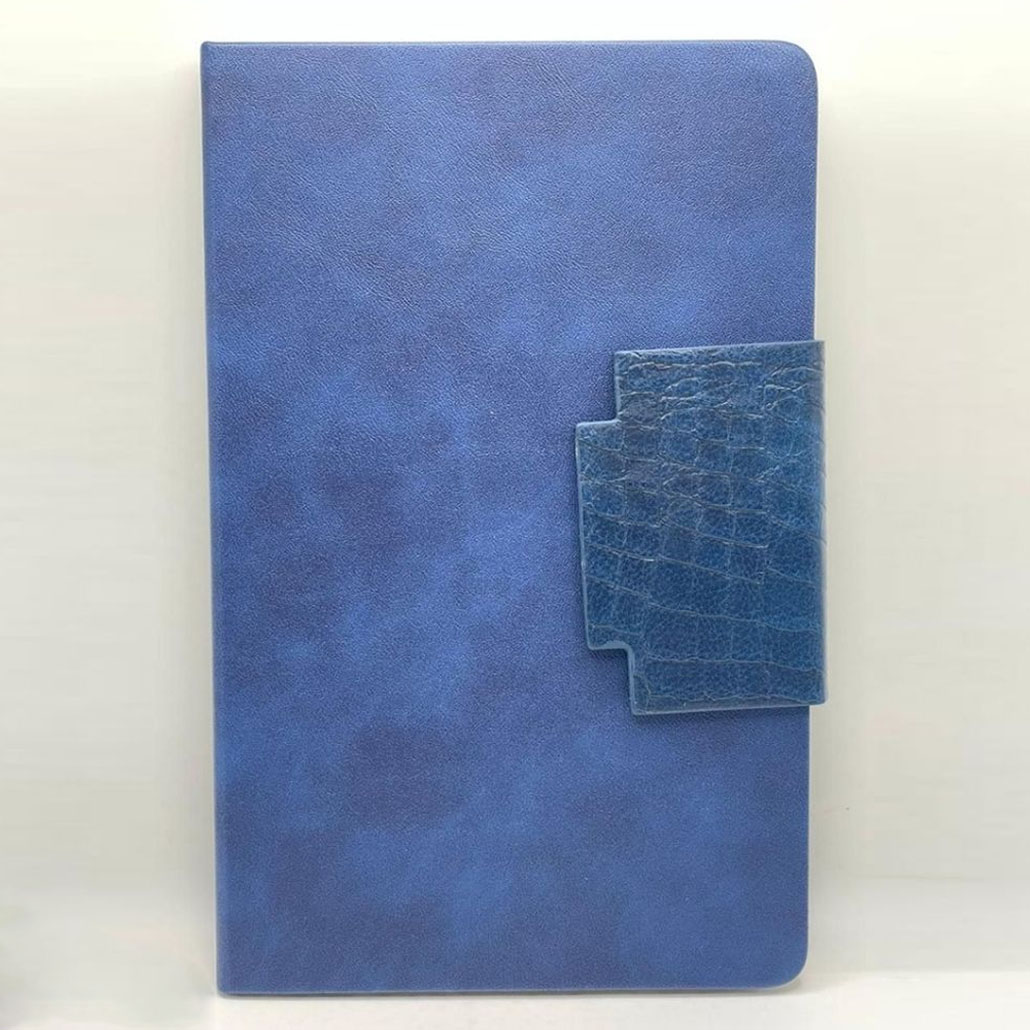 Carnet A5 bleu personnalisé avec rabat croco